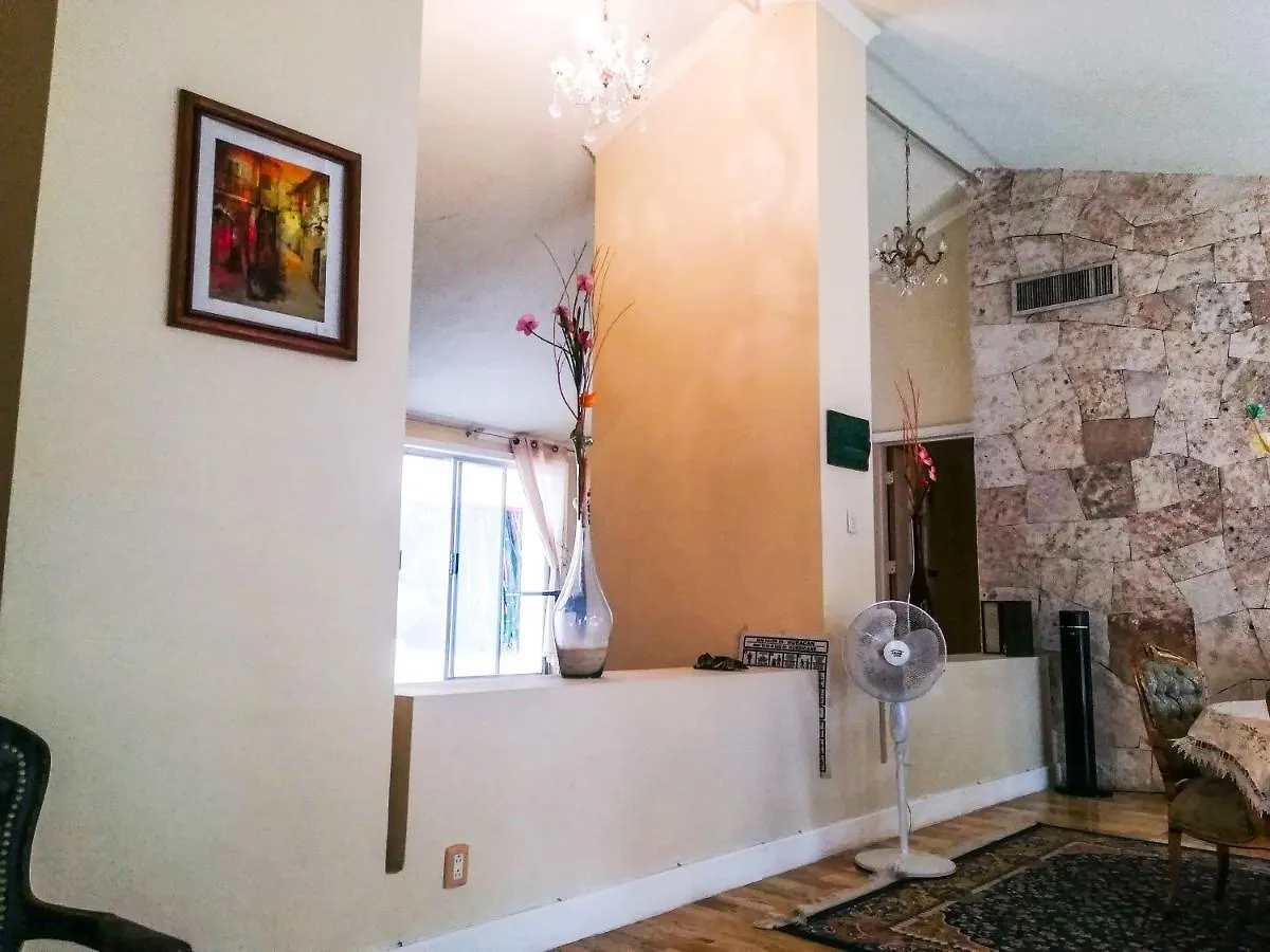 Konukevi Casa Isabella Otel Cozumel